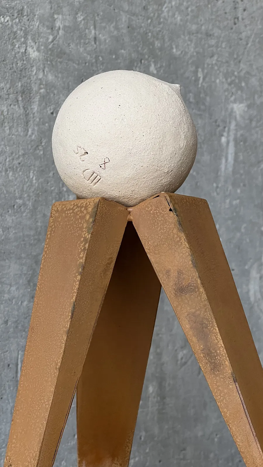 Image of balance by Denys Shimanskyi, size: 30х23х21, made of ceramics, chamotte, metal, Sculpture medium, priced at $400 Photo 3 of 9.