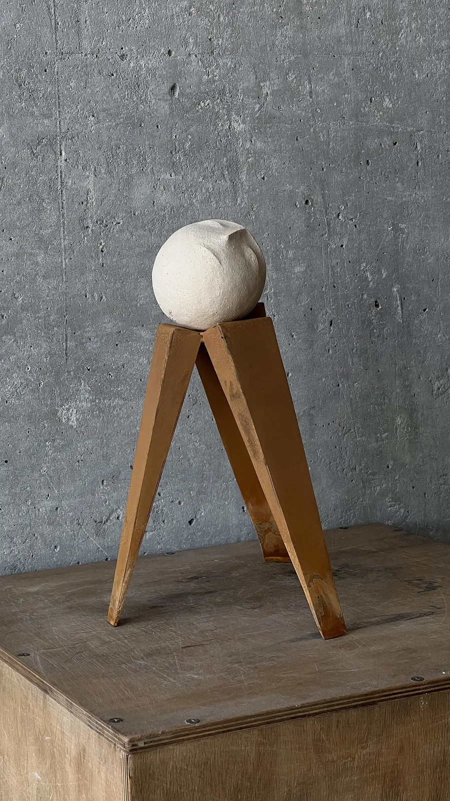 Image of balance by Denys Shimanskyi, size: 30х23х21, made of ceramics, chamotte, metal, Sculpture medium, priced at $400 Photo 9 of 9.